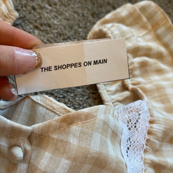 Women’s dress
fall or spring - Picture 3 of 4